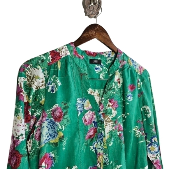Floral green cotton button down top Made in India - Picture 2 of 11